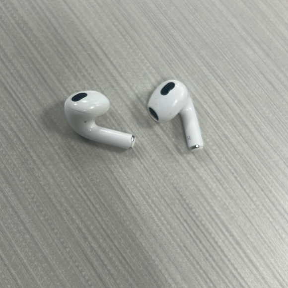 Airpod 3 earbuds - Picture 3 of 4